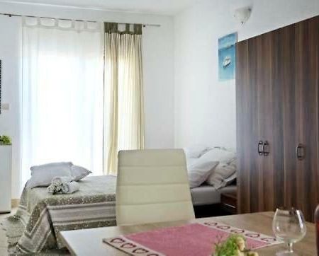 Apartmani Obala Poljica  Rum bild